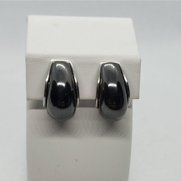 Anne Klein Gray & Silver Clip On Earrings - Picture 2 of 4